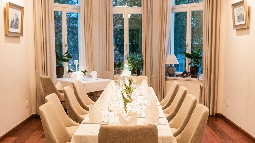 Tisch für Geburtstag.